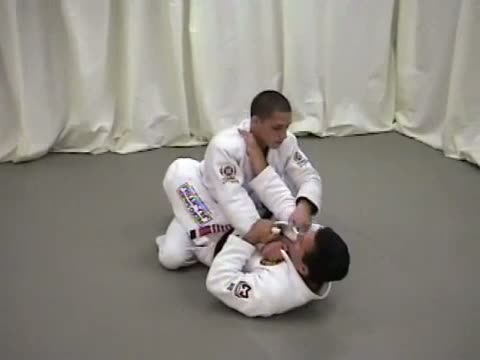 【课堂】从防守姿势运用十字固(armbar)